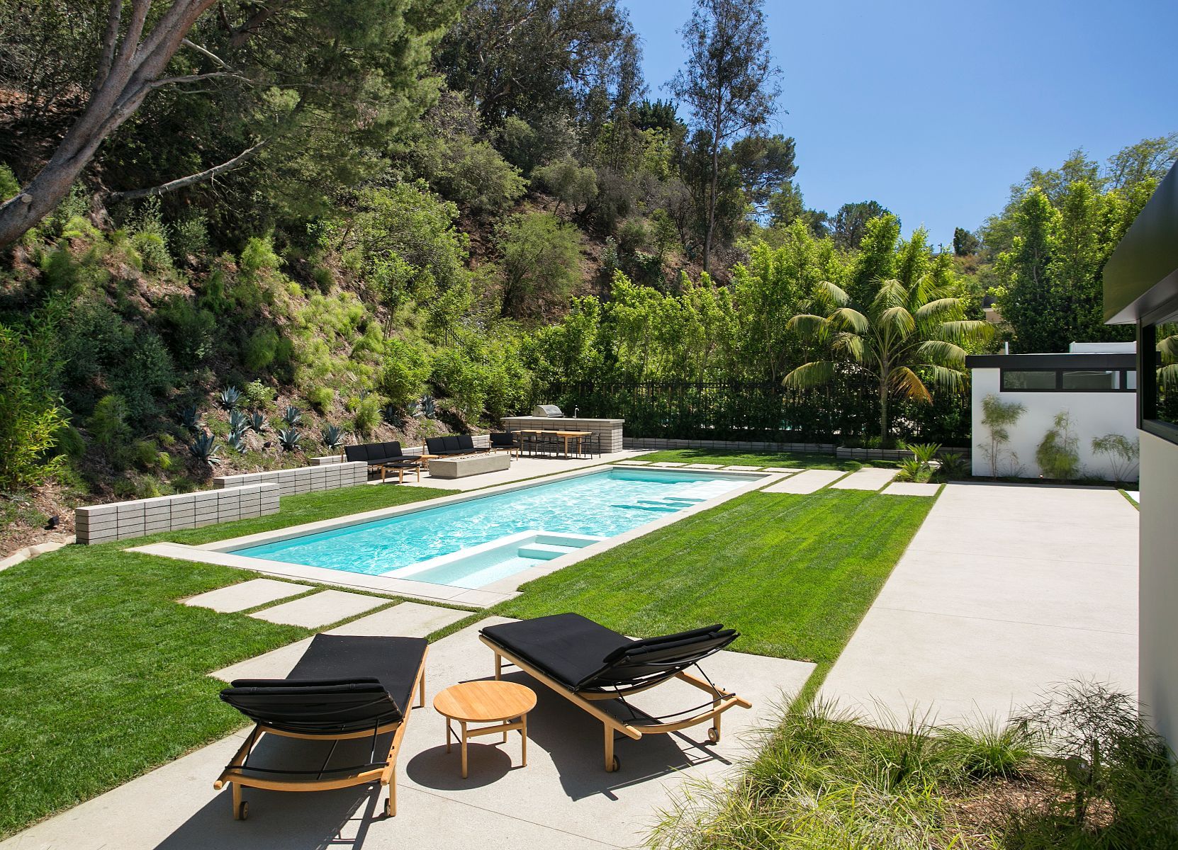 The gardens at 570 Evelyn Place